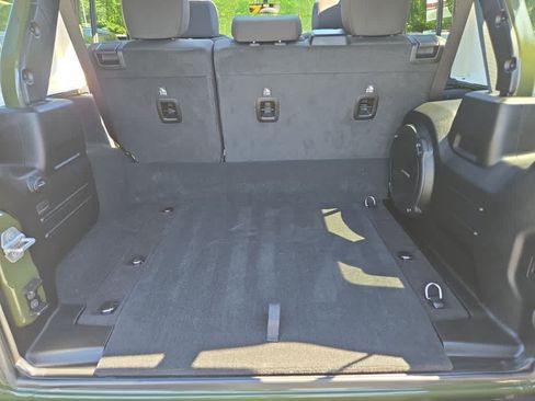 Used 2023 Jeep Wrangler Unlimited w/ Sun & Screen Package AWD/4WD image 35