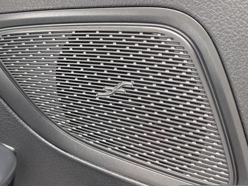 Used 2023 Mercedes-Benz C 300 4MATIC Sedan image 22