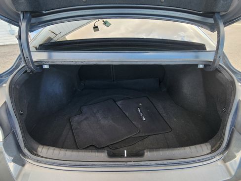 Used 2021 Hyundai Elantra Limited image 17