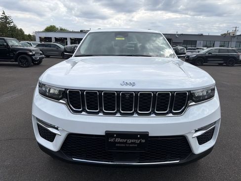 Used 2022 Jeep Grand Cherokee Limited 4xe w/ Luxury Tech Group II AWD/4WD image 8