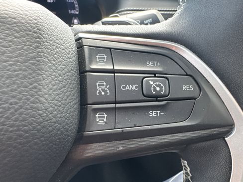 Used 2025 Jeep Grand Cherokee L Laredo w/ Luxury Tech Group I AWD/4WD image 34