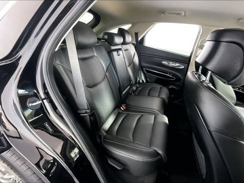 Certified 2025 Genesis GV70 2.5T AWD/4WD image 28