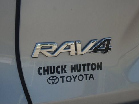 Used 2025 Toyota RAV4 XLE AWD/4WD image 17