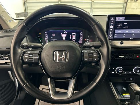 Used 2023 Honda Accord Touring image 8