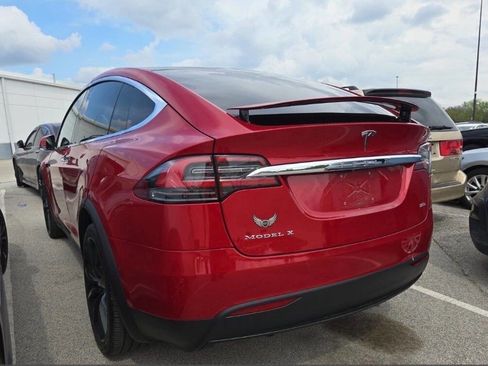 Used 2018 Tesla Model X 75D AWD/4WD image 3