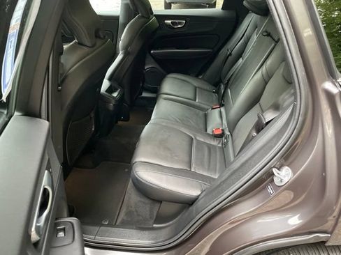Used 2023 Volvo XC60 B5 Plus AWD/4WD image 12