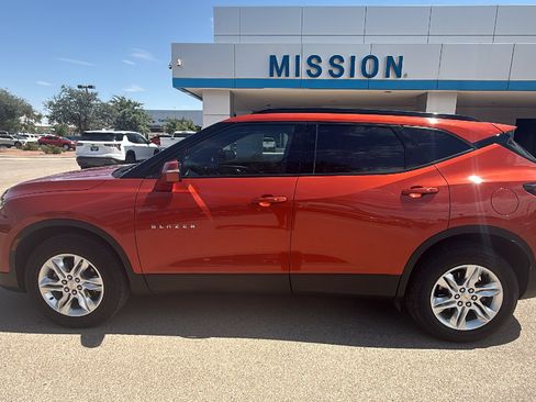 Used 2021 Chevrolet Blazer LT FWD image 4