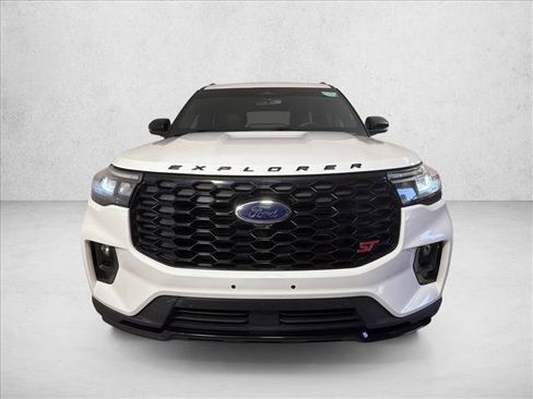 Used 2025 Ford Explorer ST w/ Sun And Sound Package AWD/4WD image 9