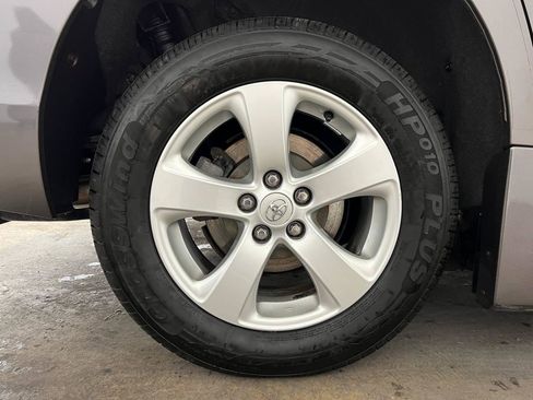Used 2015 Toyota Sienna LE FWD image 34