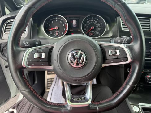 Used 2016 Volkswagen GTI SE FWD image 18