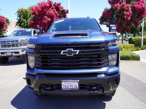Used 2026 Chevrolet Silverado 2500 Custom w/ Custom Value Package AWD/4WD image 4