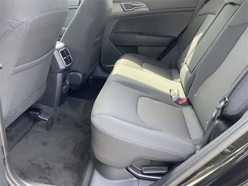 New 2026 Kia Sportage LX image 8