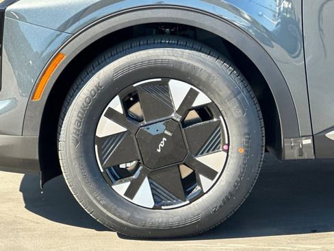 New 2026 Kia Sportage LX image 25