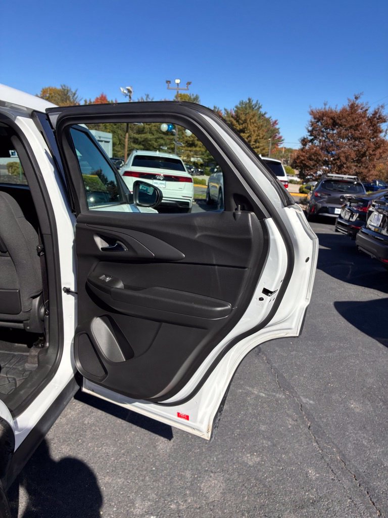 Used 2024 Chevrolet TrailBlazer LS AWD/4WD image 23