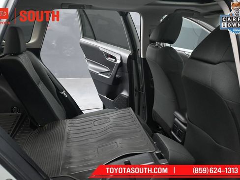 Used 2022 Toyota RAV4 XLE w/ Convenience Package AWD/4WD image 29