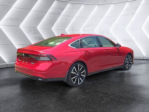 Used 2024 Honda Accord Touring image 5