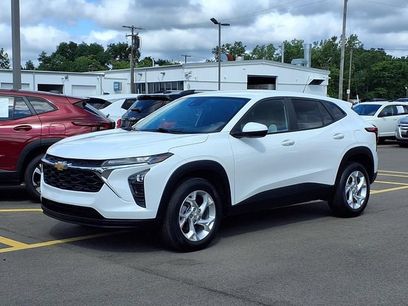 Used 2024 Chevrolet Trax LS w/ LS Convenience Package