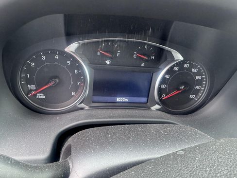 Used 2023 GMC Acadia SLT FWD image 9
