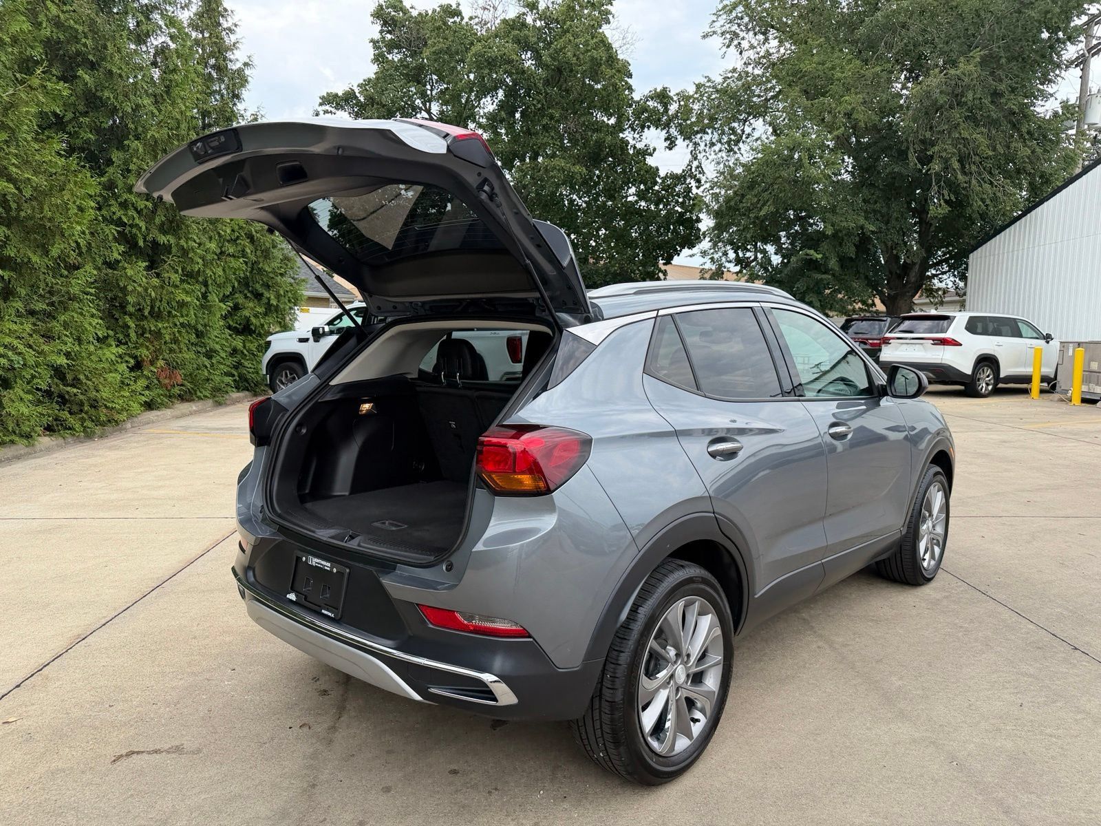 Used 2021 Buick Encore GX Essence w/ Experience Buick Package AWD/4WD image 32