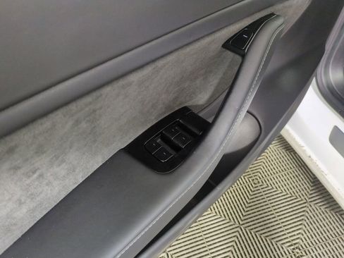 Used 2019 Tesla Model 3 Mid Range image 14