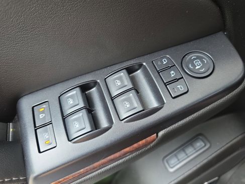 Used 2019 GMC Yukon SLT w/ Premium Edition RWD image 26