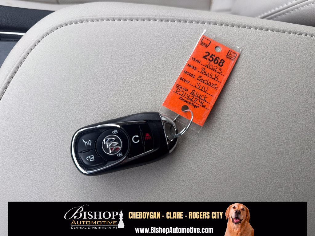 Used 2023 Buick Enclave Essence AWD/4WD image 27