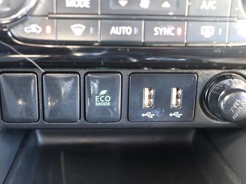 Used 2025 Mitsubishi Eclipse Cross SE image 32