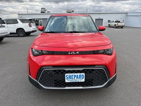 Used 2024 Kia Soul LX w/ Option Group 015 FWD image 2