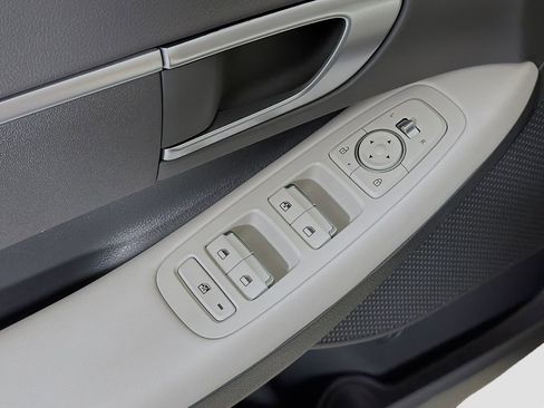 Used 2025 Hyundai Sonata SE image 20