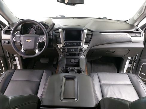 Used 2018 Chevrolet Suburban LT image 11