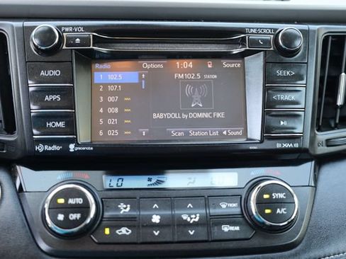 Used 2018 Toyota RAV4 XLE AWD/4WD image 24