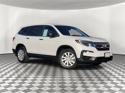 Used 2020 Honda Pilot LX image 2