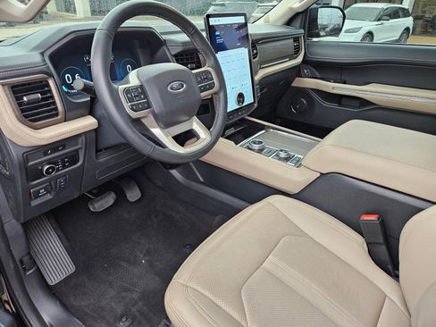 Used 2024 Ford Expedition Max Limited image 9