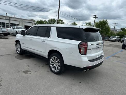 Used 2021 Chevrolet Suburban Premier AWD/4WD image 17