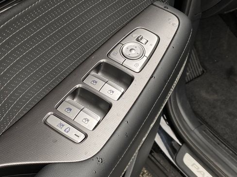 Used 2025 Hyundai Palisade Calligraphy image 12