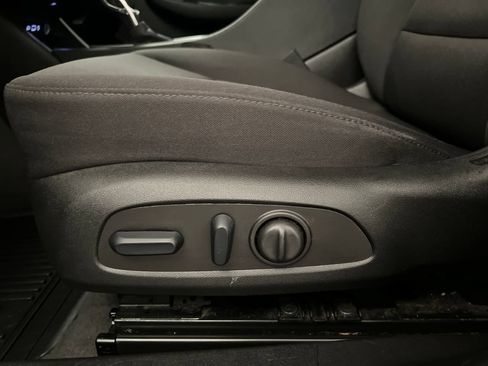 Used 2025 Chevrolet Malibu LT FWD image 9