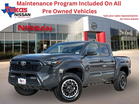 Used 2025 Toyota Tacoma SR5 image 1