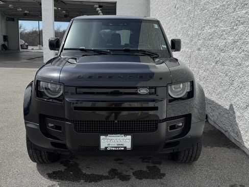 Used 2023 Land Rover Defender 130 SE image 5