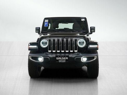 Used 2018 Jeep Wrangler Unlimited Sahara w/ Uconnect 4C Nav & Sound Group image 8