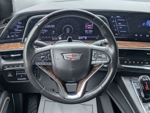 Used 2022 Cadillac Escalade ESV Premium Luxury Platinum AWD/4WD image 15