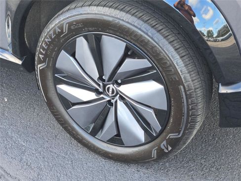 Used 2023 Nissan Ariya AWD image 18