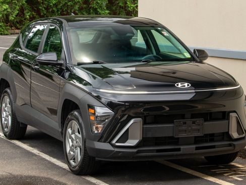 Used 2024 Hyundai Kona SE AWD/4WD image 13