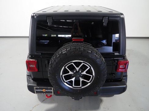Used 2025 Jeep Wrangler 4WD Rubicon image 6