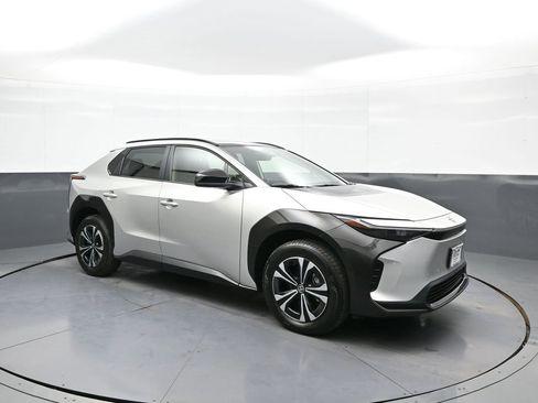 Certified 2023 Toyota bZ4X Limited image 4