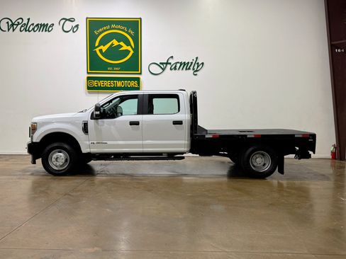 Used 2022 Ford F350 XL w/ Power Equipment Group image 5