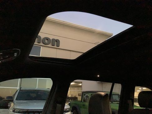 Certified 2025 Jeep Grand Cherokee Altitude image 11