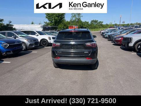 Used 2019 Jeep Compass Latitude AWD/4WD image 6