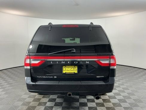 Used 2015 Lincoln Navigator L 4WD image 5