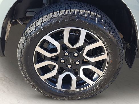 Used 2024 Ford Maverick Lariat image 7