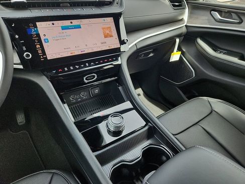 New 2026 Jeep Grand Cherokee L Limited RWD image 30